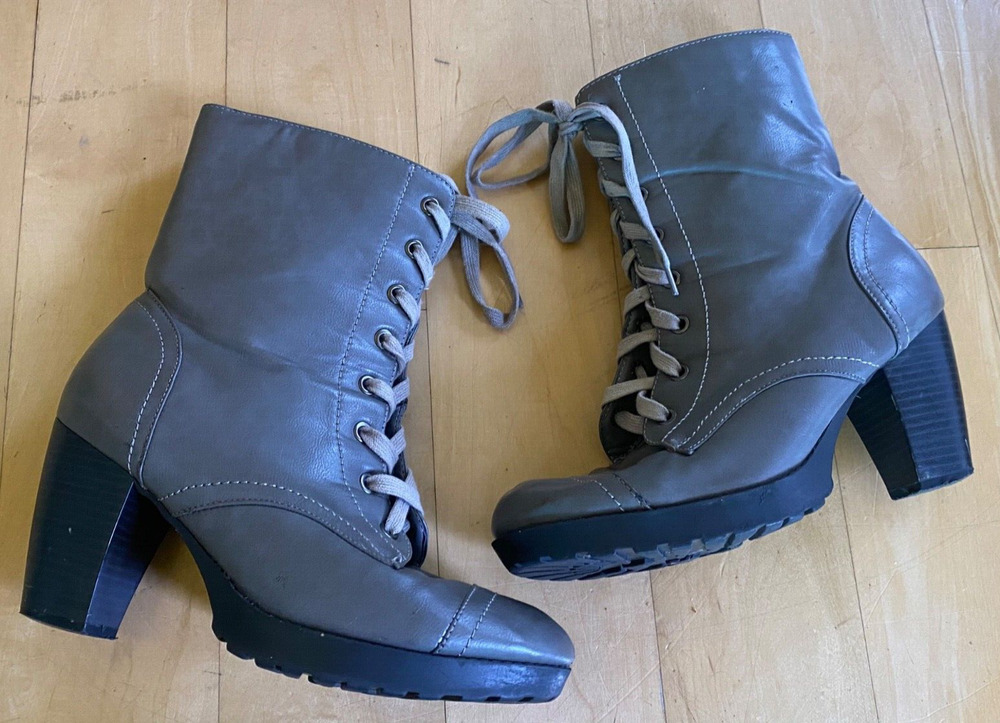 Womens Ankle Combat Boots Size 9 Taupe Faux Leather Block Heel Wet Seal Lace Up